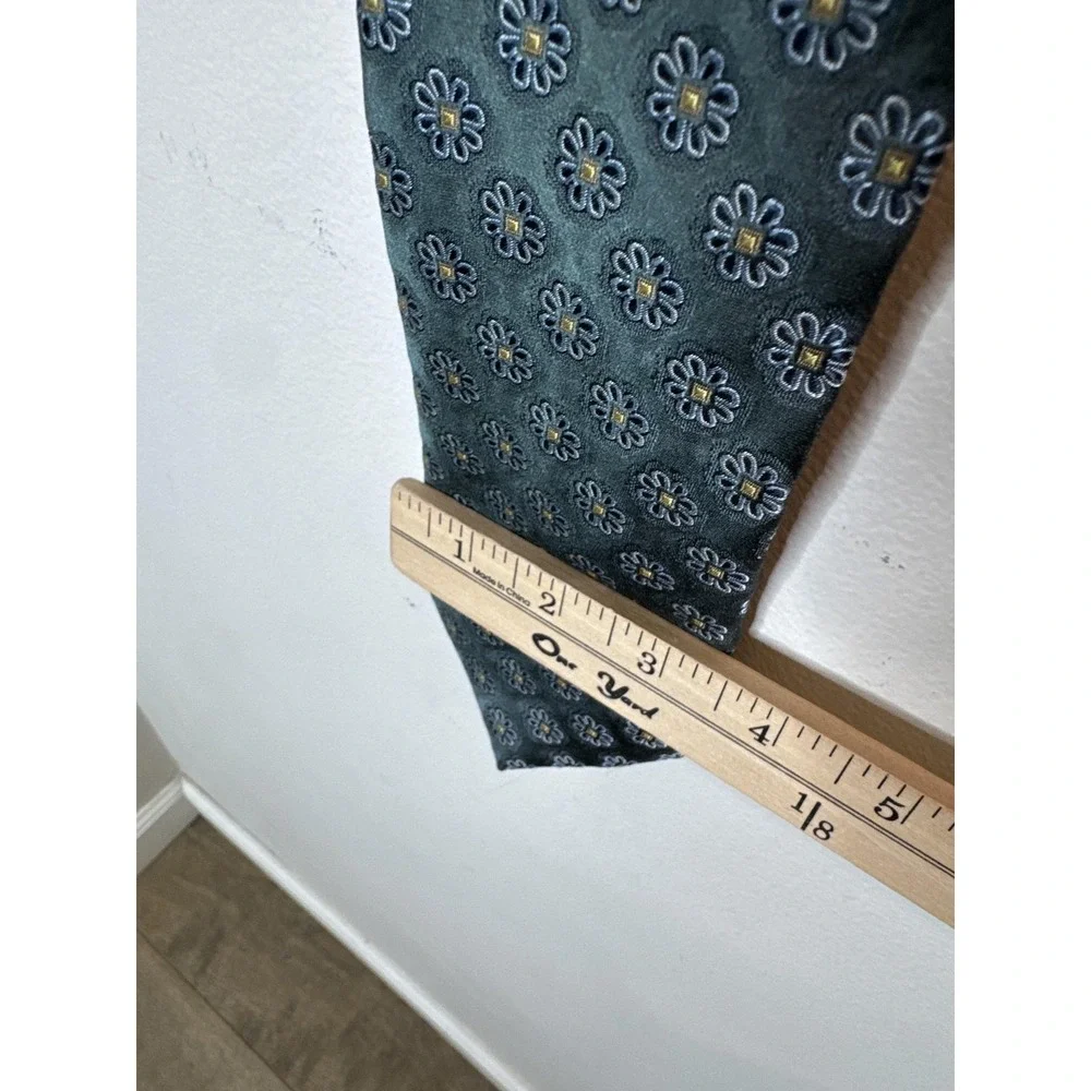 Oscar Tie Mens One Size Green Silk Daisy Floral Jacquard Hand Made Woven Necktie